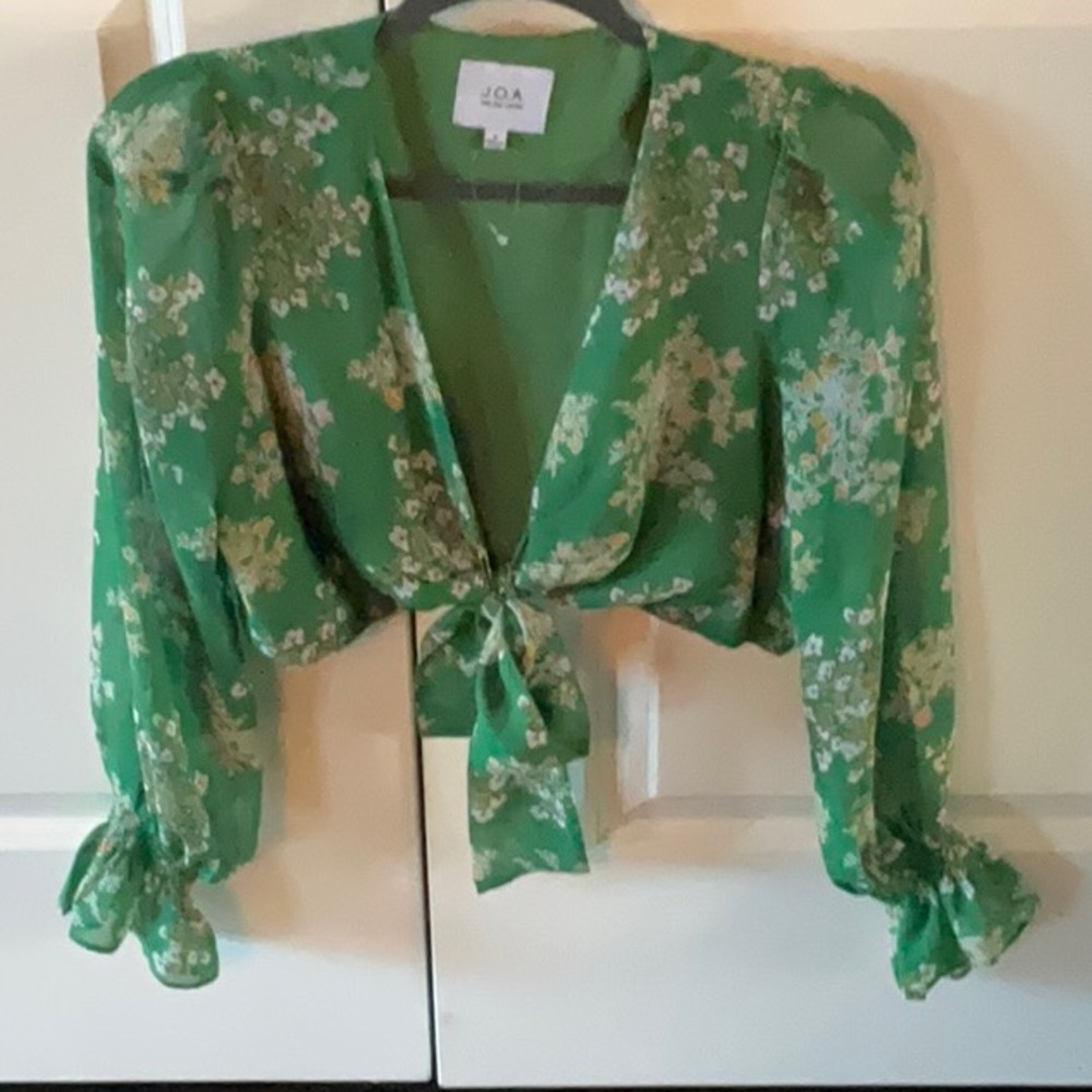 Green floral crop top